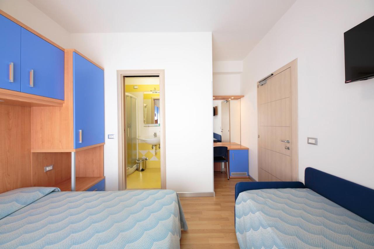 Hotel Riviera Каорле Экстерьер фото
