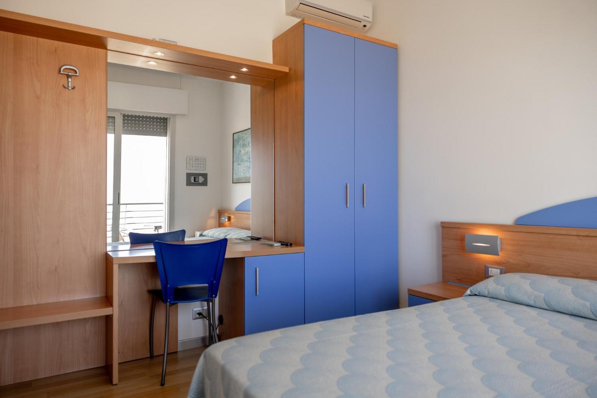 Hotel Riviera Каорле Экстерьер фото