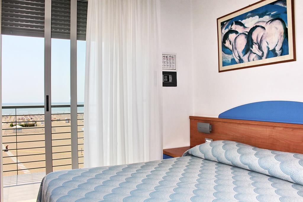 Hotel Riviera Каорле Экстерьер фото